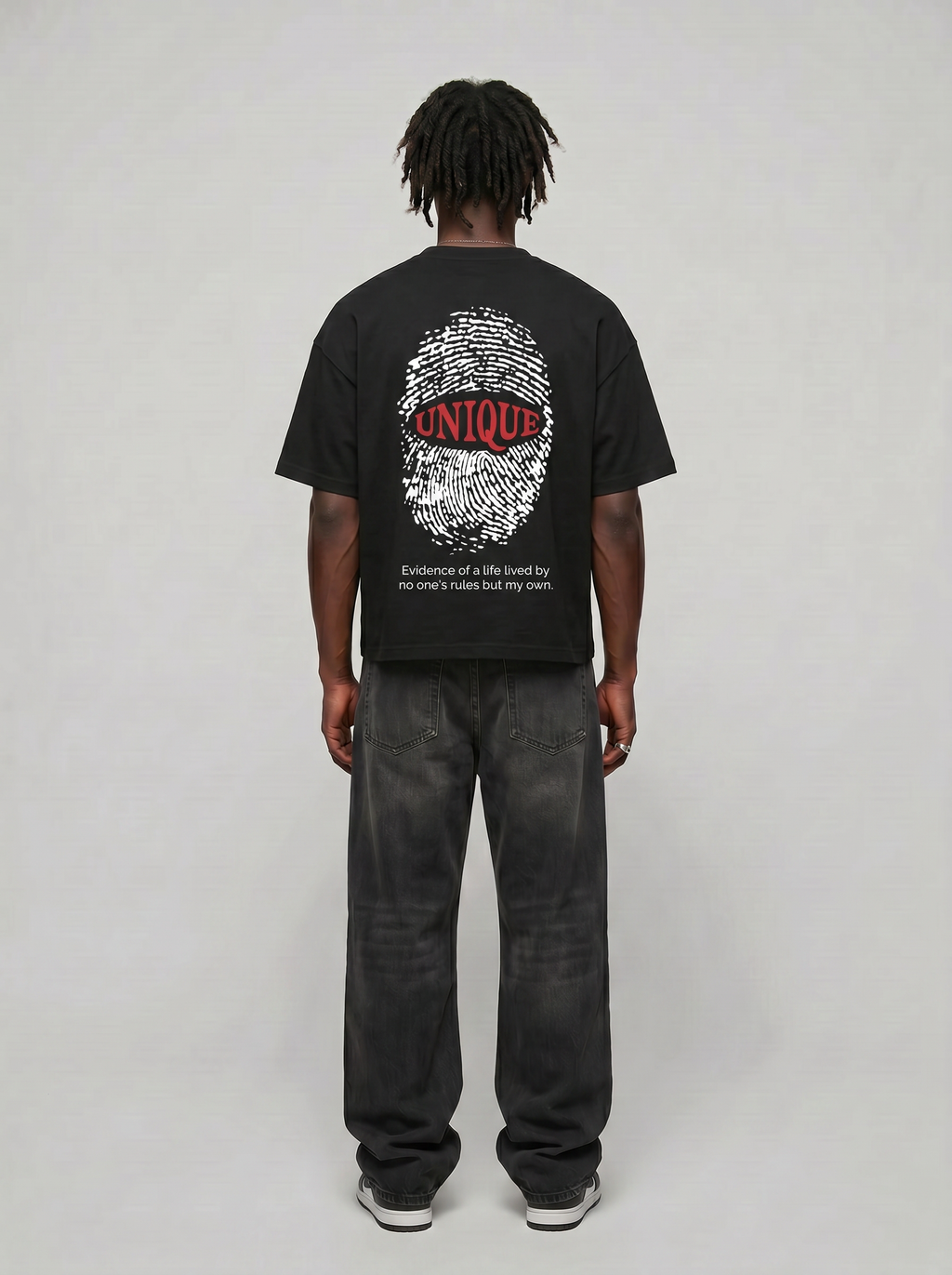 T-shirt unique black